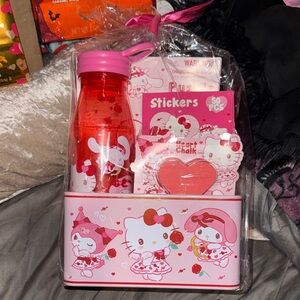 Hello Kitty Valentines Set (New)